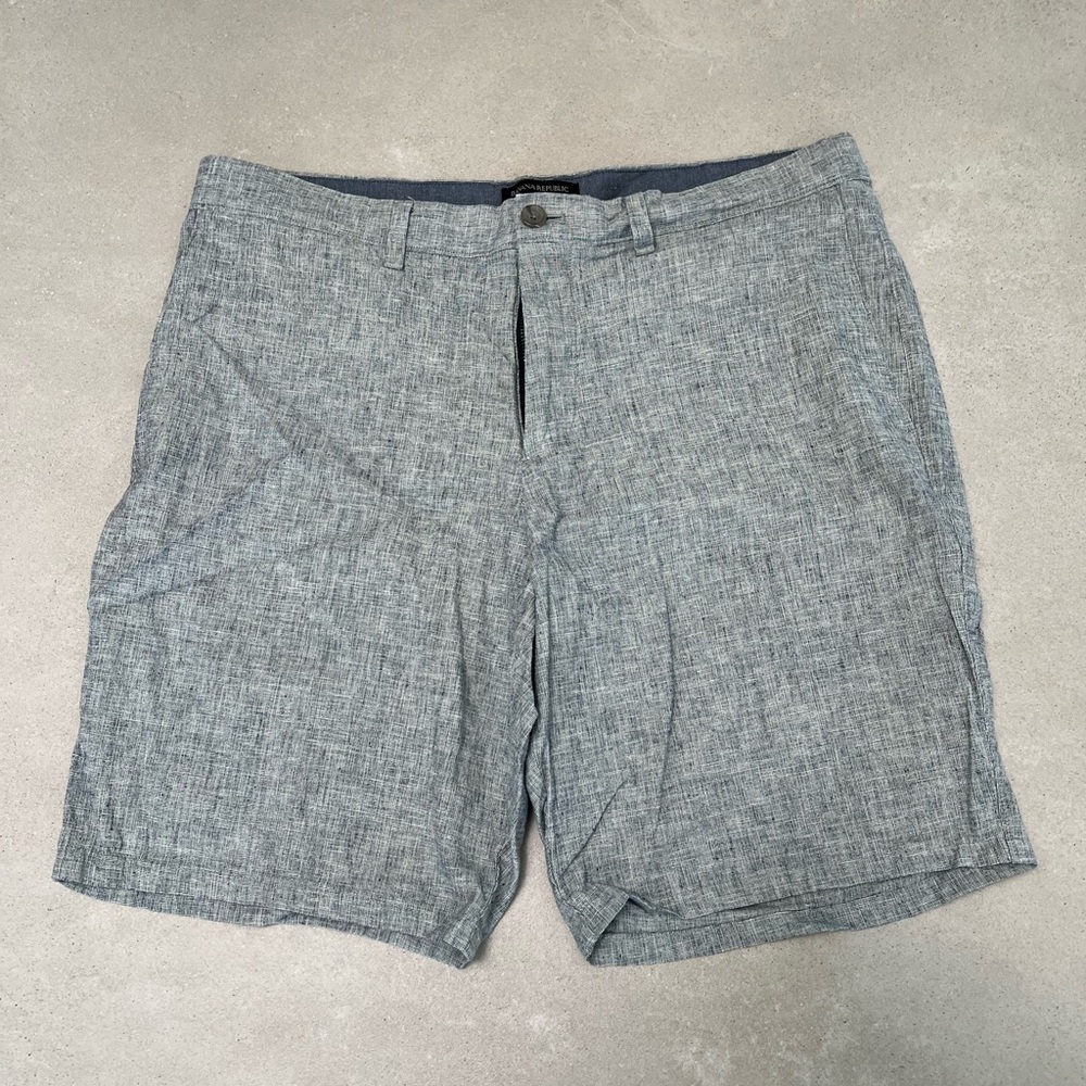 Banana Republic Men's Heathered Gray Shorts